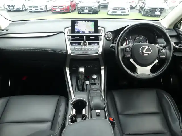 レクサス ＮＸ 200t アーバンスタイル 千葉県 2017(平29)年 5.3万km ソニッククォーツ 純正メモリーナビ/地デジTV/【DVD/CD再生機能　Bluetooth接続】/サイド/バックカメラ/ドライブレコーダー/前席パワーシート/革巻きステアリング/ステアリングスイッチ/パドルシフト/ETC（2.0）/LEDヘッドライト/フォグライト/ウインカーミラー/純正16インチアルミホイル/サイド/カーテンエアバッグ/スマートキー