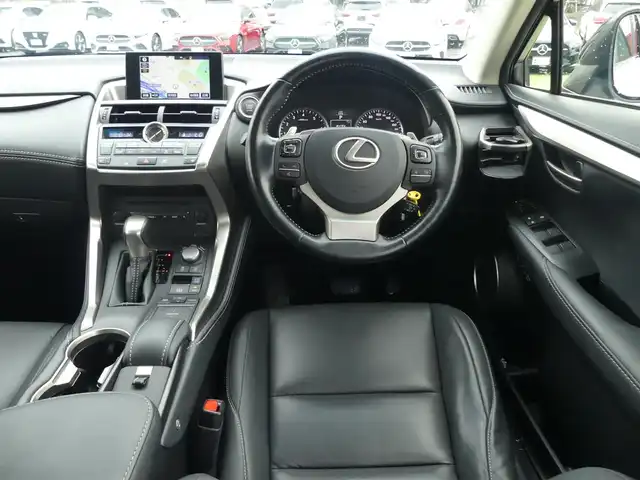 レクサス ＮＸ 200t アーバンスタイル 千葉県 2017(平29)年 5.3万km ソニッククォーツ 純正メモリーナビ/地デジTV/【DVD/CD再生機能　Bluetooth接続】/サイド/バックカメラ/ドライブレコーダー/前席パワーシート/革巻きステアリング/ステアリングスイッチ/パドルシフト/ETC（2.0）/LEDヘッドライト/フォグライト/ウインカーミラー/純正16インチアルミホイル/サイド/カーテンエアバッグ/スマートキー