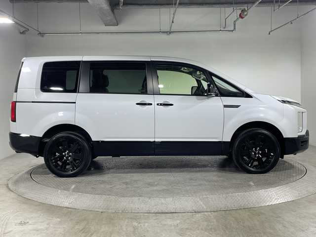 三菱 デリカＤ：５ シャモニー 神奈川県 2025(令7)年 0.1千km パールⅡ 登録済未使用車/ツートーンカラー【W85x42】/4WD　/ディーゼルターボ/マルチアラウンドモニター【自動防眩ミラー/ナビ切替可能】/フルセグ　CD DVD　Bluetooth　SD　HDMI/社外アルパインD:5専用11型ナビゲーション/オリジナルナビ取付パッケージ＋リアモニター取付パーッケージ/両側電動スライドドア/パワーバックドア/e-Assist/ブラインドスポットワーニング/レーダークルーズコントロール/衝突被害軽減ブレーキ/踏み間違い防止アシスト/車線逸脱警報支援機能/オートマチックハイビーム/ふらつき警報/前方衝突予測警報/標識検知システム/先行車発進通知/オートストップアンドゴー/革巻きステアリング/パドルシフト/ステアリングヒーター/ブラックスエード調/合皮コンビシート/運転席パワーシート/前席シートヒーター/電動パーキングブレーキ/オートブレーキホールド/プッシュスタート/スマートキー/LEDヘッド/ポジション/フォグランプ/純正サイド/リアスポイラー/電格ウインカーミラー/取説　保証書　スペアキー