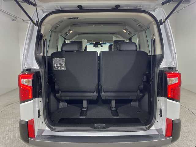 三菱 デリカＤ：５ シャモニー 神奈川県 2025(令7)年 0.1千km パールⅡ 登録済未使用車/ツートーンカラー【W85x42】/4WD　/ディーゼルターボ/マルチアラウンドモニター【自動防眩ミラー/ナビ切替可能】/フルセグ　CD DVD　Bluetooth　SD　HDMI/社外アルパインD:5専用11型ナビゲーション/オリジナルナビ取付パッケージ＋リアモニター取付パーッケージ/両側電動スライドドア/パワーバックドア/e-Assist/ブラインドスポットワーニング/レーダークルーズコントロール/衝突被害軽減ブレーキ/踏み間違い防止アシスト/車線逸脱警報支援機能/オートマチックハイビーム/ふらつき警報/前方衝突予測警報/標識検知システム/先行車発進通知/オートストップアンドゴー/革巻きステアリング/パドルシフト/ステアリングヒーター/ブラックスエード調/合皮コンビシート/運転席パワーシート/前席シートヒーター/電動パーキングブレーキ/オートブレーキホールド/プッシュスタート/スマートキー/LEDヘッド/ポジション/フォグランプ/純正サイド/リアスポイラー/電格ウインカーミラー/取説　保証書　スペアキー