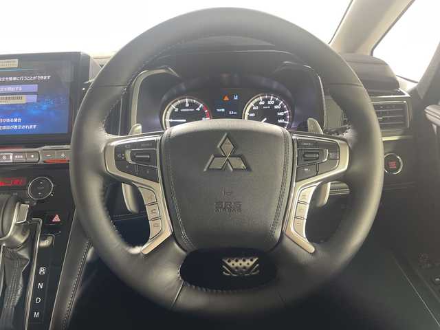 三菱 デリカＤ：５ シャモニー 神奈川県 2025(令7)年 0.1千km パールⅡ 登録済未使用車/ツートーンカラー【W85x42】/4WD　/ディーゼルターボ/マルチアラウンドモニター【自動防眩ミラー/ナビ切替可能】/フルセグ　CD DVD　Bluetooth　SD　HDMI/社外アルパインD:5専用11型ナビゲーション/オリジナルナビ取付パッケージ＋リアモニター取付パーッケージ/両側電動スライドドア/パワーバックドア/e-Assist/ブラインドスポットワーニング/レーダークルーズコントロール/衝突被害軽減ブレーキ/踏み間違い防止アシスト/車線逸脱警報支援機能/オートマチックハイビーム/ふらつき警報/前方衝突予測警報/標識検知システム/先行車発進通知/オートストップアンドゴー/革巻きステアリング/パドルシフト/ステアリングヒーター/ブラックスエード調/合皮コンビシート/運転席パワーシート/前席シートヒーター/電動パーキングブレーキ/オートブレーキホールド/プッシュスタート/スマートキー/LEDヘッド/ポジション/フォグランプ/純正サイド/リアスポイラー/電格ウインカーミラー/取説　保証書　スペアキー