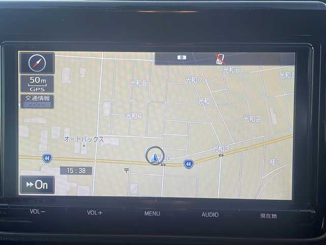 トヨタ ヴォクシー V 道東・釧路十勝 2017(平29)年 8.1万km ホワイトパールクリスタルシャイン 4WD/純正９インチナビ　/(AM/FM/フルセグTV/ＤＶＤ再生/Ｂｌｕｅｔｏｏｔｈ接続)/前後ドライブレコーダー　/ビルトインＥＴＣ　/バックカメラ　/両側パワースライドドア　/クルーズコントロール　/レーンアシスト　/プリクラッシュセーフティ/横滑り防止装置/アイドリングストップ　/スマートキー/プッシュスタート/純正LEDヘッドライト/純正15インチアルミホイール/純正フロアマット