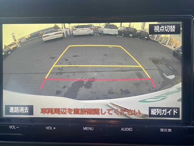 トヨタ ヴォクシー V 道東・釧路十勝 2017(平29)年 8.1万km ホワイトパールクリスタルシャイン 4WD/純正９インチナビ　/(AM/FM/フルセグTV/ＤＶＤ再生/Ｂｌｕｅｔｏｏｔｈ接続)/前後ドライブレコーダー　/ビルトインＥＴＣ　/バックカメラ　/両側パワースライドドア　/クルーズコントロール　/レーンアシスト　/プリクラッシュセーフティ/横滑り防止装置/アイドリングストップ　/スマートキー/プッシュスタート/純正LEDヘッドライト/純正15インチアルミホイール/純正フロアマット