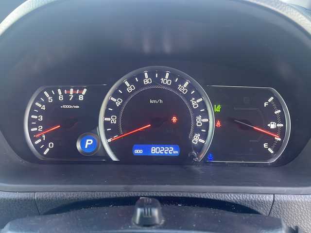 トヨタ ヴォクシー V 道東・釧路十勝 2017(平29)年 8.1万km ホワイトパールクリスタルシャイン 4WD/純正９インチナビ　/(AM/FM/フルセグTV/ＤＶＤ再生/Ｂｌｕｅｔｏｏｔｈ接続)/前後ドライブレコーダー　/ビルトインＥＴＣ　/バックカメラ　/両側パワースライドドア　/クルーズコントロール　/レーンアシスト　/プリクラッシュセーフティ/横滑り防止装置/アイドリングストップ　/スマートキー/プッシュスタート/純正LEDヘッドライト/純正15インチアルミホイール/純正フロアマット