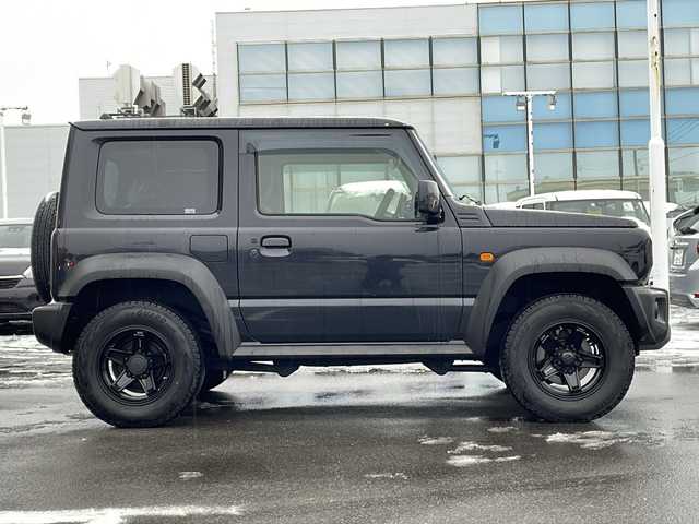 スズキ ジムニー シエラ JL 青森県 2023(令5)年 1.7万km ブルーイッシュブラックパール3 ・4WD/・社外フローティングナビ/・BT/フルセグ/・バックカメラ/・デジタルインナーミラー/・前後ドライブレコーダー/・衝突軽減ブレーキ/・レーンキープアシスト/・ダウンヒルアシストコントロール/・プッシュスタート/・スマートキー/・シートヒーター/・スペアキー/・背面タイヤ/・ETC/・夏タイヤAW積込/・純正15AW/・保証書、取説