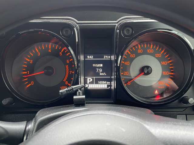 スズキ ジムニー シエラ JL 青森県 2023(令5)年 1.7万km ブルーイッシュブラックパール3 ・4WD/・社外フローティングナビ/・BT/フルセグ/・バックカメラ/・デジタルインナーミラー/・前後ドライブレコーダー/・衝突軽減ブレーキ/・レーンキープアシスト/・ダウンヒルアシストコントロール/・プッシュスタート/・スマートキー/・シートヒーター/・スペアキー/・背面タイヤ/・ETC/・夏タイヤAW積込/・純正15AW/・保証書、取説