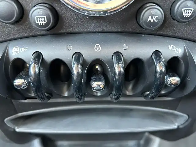 ＭＩＮＩ ミニ クロスオーバー クーパー オール4 岩手県 2013(平25)年 11.2万km 緑 4WD/ハーフレザーシート/純正16インチアルミホイール/スマートキー/ETC