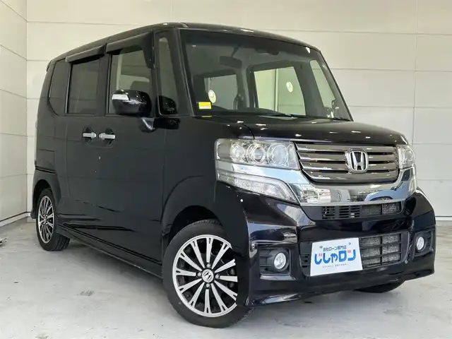 ホンダ Ｎ ＢＯＸ カスタム G ターボSSパッケージ 沖縄県 2014(平26)年 6.9万km プレミアムゴールドパープルパール (株)IDOMが運営する【じしゃロンOO店】の自社ローン専用車両になりますこちらは現金またはオートローンご利用時の価格です。自社ローンご希望の方は別途その旨お申付け下さい/・プッシュスタート　/・ナビ　/・バックカメラ　/・ＥＴＣ　/・パワースライドドア　/・クルーズコントロール　/・純正アルミホイール　　/・横滑り防止装置　/・カーテンエアバック　/・カーテンエアバック　/・取扱説明書