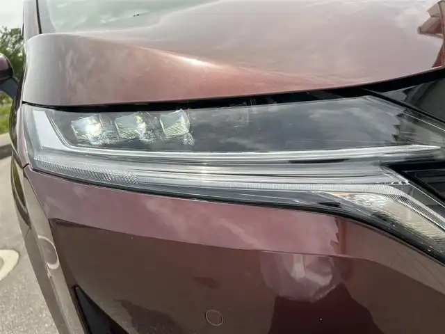 日産 オーラ G FOUR レザーエディション 富山県 2022(令4)年 2.8万km バーガンディー 〇ワンオーナー/〇純正9インチナビ/〇フルセグTV/〇バックカメラ/〇アラウンドビューモニター/〇インテリジェントルームミラー/〇ビルトインETC2.0/〇BOSEサウンドシステム/〇全方位運転支援システム/〇インテリジェントエマージェンシーブレーキ/〇プロパイロット/〇LEDヘッドランプ/〇オートライト/〇フォグランプ/〇純正17インチアルミ/〇革巻きステアリング/〇ステアリングヒーター/〇オートエアコン/〇革シート/〇シートヒーター/〇インテリジェントキー/〇禁煙車