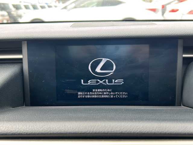 レクサス ＩＳ 300h Fスポーツ 岐阜県 2014(平26)年 5.9万km ソニックチタニウム 純正ナビゲーション/バックモニター/Bluetooth/フルセグ視聴/CD/DVD/本革シート（赤色）/前席シートヒーター/前席エアシート/運転席メモリーシート/社外18インチアルミ/社外足廻り/社外マフラー/LEDヘッドライト/クルーズコントロール/ETC/プッシュスタート/スマートキー/前方ドライブレコーダー/取扱説明書