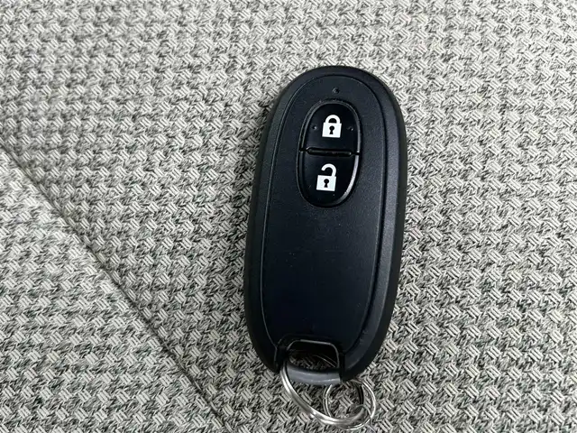 スズキ ラパン S 奈良県 2017(平29)年 3.9万km フェニックスレッドパール 社外ＫＥＮＷＯＯＤ彩速ナビゲーション/(AM/FM/CD/DVD/USB/iPod/BT/フルセグTV）/バックカメラ/レーダーブレーキサポート/アイドリングストップシステム/オートライト/ETC/ABS/SRSエアバック【運転席/助手席】/シートヒーター【運転席】/キーレスプッシュスタートシステム/横滑り防止装置/電格ミラー/ドアバイザー/保証書/取扱説明書/スペアキー
