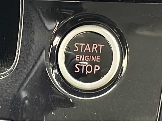 日産 セレナ ハイウェイスター G プロパイロットED 沖縄県 2016(平28)年 8.3万km マルーンレッド 2トーン 純正9インチナビ（MM516D-L）/(フルセグＴＶ　ＤＶＤ　バックカメラ　ＢＴ接続)/純正フリップダウンモニター　/プロパイロット　/オートホールド　/ＥＴＣ　/両側パワースライドドア　/前後コーナーセンサー　/プッシュスタート　/スペアキー