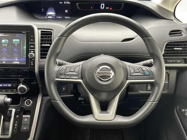 日産 セレナ ハイウェイスター G プロパイロットED 沖縄県 2016(平28)年 8.3万km マルーンレッド 2トーン 純正9インチナビ（MM516D-L）/(フルセグＴＶ　ＤＶＤ　バックカメラ　ＢＴ接続)/純正フリップダウンモニター　/プロパイロット　/オートホールド　/ＥＴＣ　/両側パワースライドドア　/前後コーナーセンサー　/プッシュスタート　/スペアキー
