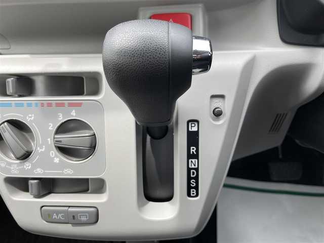 ダイハツ ミラ イース X SAⅢ 千葉県 2019(令1)年 3.6万km ホワイト スマートアシストIII/・衝突軽減ブレーキ/・誤発進抑制機能/・車線逸脱警報/・オートマチックハイビーム/社外SDナビ【MDV-D206BT】/キーレスキー/社外ドライブレコーダー/社外ETC/前後コーナーセンサー/ヘッドライトレベライザー/ドアバイザー