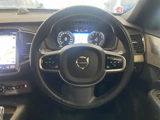 ボルボ ＸＣ９０ B6 AWD インスクリプション 山梨県 2022(令4)年 2.5万km グレー パノラマSR/B＆Oプレミアムサウンド/純正ルーフキャリア積載/黒革/純正HDDナビ/フルセグTV/全周囲カメラ/電動リアゲート/4ゾーンシートヒーター/前席シートエアコン/ステアリングヒーター/純正20インチAW/ACC/LKA/BSM/取説/保証書/スペアキー