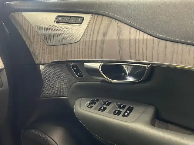ボルボ ＸＣ９０ B6 AWD インスクリプション 山梨県 2022(令4)年 2.5万km グレー パノラマSR/B＆Oプレミアムサウンド/純正ルーフキャリア積載/黒革/純正HDDナビ/フルセグTV/全周囲カメラ/電動リアゲート/4ゾーンシートヒーター/前席シートエアコン/ステアリングヒーター/純正20インチAW/ACC/LKA/BSM/取説/保証書/スペアキー