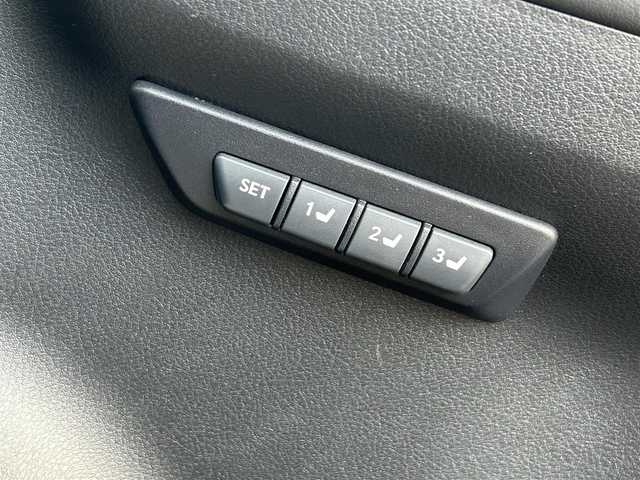 レクサス ＮＸ 300h Iパッケージ 愛知県 2018(平30)年 5.9万km ソニッククォーツ /4WD//純正メモリナビ//純正フルセグTV//CD/DVD/BT/USB/AUX//バック/全周囲カメラ//前後ドラレコ//ビルトインETC2.0//ヘッドアップディスプレイ//追従機能付きクルーズコントロール//ブラインドスポットモニター//電動パーキングブレーキ//ブレーキホールド//レーンアシスト//横滑り防止装置//衝突被害軽減ブレーキ//車両接近通報一時停止スイッチ//電動リアゲート//ステアリングヒーター//ステアスイッチ//パワーシート(D/N)//シートヒーター(D/N)//メモリーシート(D)//純正LEDオートライト//純正オートハイビーム//フロントフォグランプ//純正17インチアルミホイール//純正フロアマット//トノカバー//イモビライザー//衝突安全ボディー//ドアバイザー//ダブル/サイド/カーテンエアバック//スマートキー//取扱説明書//ナビ説明書//保証書//D記録簿(H31/R1/R2/R3/R4)