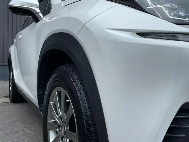 レクサス ＮＸ 300h Iパッケージ 青森県 2018(平30)年 5.9万km ソニッククォーツ /4WD/寒冷地仕様車/　(Fワイパーデアイサー/Rフォグ//　ヘットライトウオッシャー)/純正メモリナビ/　(フルセグTV/DVD/BT/USB/AUX)/全方位カメラ/前後ドラレコ/ビルトインETC2.0/ヘッドアップディスプレイ/追従機能付きクルーズコントロール/ブラインドスポットモニター/レーンアシスト/横滑り防止装置/衝突被害軽減ブレーキ/車両接近通報一時停止スイッチ/電動リアゲート/革巻きステア/ノブ/パドルシフト/ステアリングヒーター/オーディオ/ステアスイッチ/D席メモリー付き/　前席パワーシート/前席シートヒーター/純正3眼LEDオートライト/純正オートマチックハイビーム/シーケンシャルウインカー/ミラーヒーター/フロントフォグランプ/純正17インチアルミホイール/純正フロアマット/純正ドアバイザー/W/サイド/カーテン/ニーエアバック/前後バンパーソナー/スマートキー/保証書/取説/ナビ説明書/記録簿(H31/R1/R2/R3/R4)