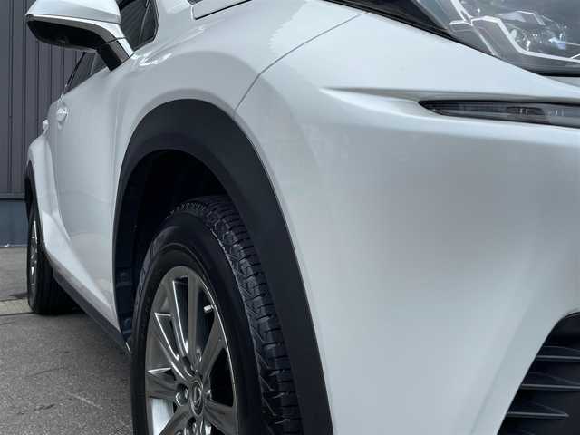 レクサス ＮＸ 300h Iパッケージ 岩手県 2018(平30)年 5.9万km ソニッククォーツ /4WD/寒冷地仕様車/　(Fワイパーデアイサー/Rフォグ//　ヘットライトウオッシャー)/純正メモリナビ/　(フルセグTV/DVD/BT/USB/AUX)/全方位カメラ/前後ドラレコ/ビルトインETC2.0/ヘッドアップディスプレイ/追従機能付きクルーズコントロール/ブラインドスポットモニター/レーンアシスト/横滑り防止装置/衝突被害軽減ブレーキ/車両接近通報一時停止スイッチ/電動リアゲート/革巻きステア/ノブ/パドルシフト/ステアリングヒーター/オーディオ/ステアスイッチ/D席メモリー付き/　前席パワーシート/前席シートヒーター/純正3眼LEDオートライト/純正オートマチックハイビーム/シーケンシャルウインカー/ミラーヒーター/フロントフォグランプ/純正17インチアルミホイール/純正フロアマット/純正ドアバイザー/W/サイド/カーテン/ニーエアバック/前後バンパーソナー/スマートキー/保証書/取説/ナビ説明書/記録簿(H31/R1/R2/R3/R4)