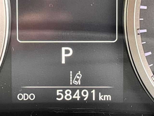 レクサス ＮＸ 300h Iパッケージ 岩手県 2018(平30)年 5.9万km ソニッククォーツ /4WD/寒冷地仕様車/　(Fワイパーデアイサー/Rフォグ//　ヘットライトウオッシャー)/純正メモリナビ/　(フルセグTV/DVD/BT/USB/AUX)/全方位カメラ/前後ドラレコ/ビルトインETC2.0/ヘッドアップディスプレイ/追従機能付きクルーズコントロール/ブラインドスポットモニター/レーンアシスト/横滑り防止装置/衝突被害軽減ブレーキ/車両接近通報一時停止スイッチ/電動リアゲート/革巻きステア/ノブ/パドルシフト/ステアリングヒーター/オーディオ/ステアスイッチ/D席メモリー付き/　前席パワーシート/前席シートヒーター/純正3眼LEDオートライト/純正オートマチックハイビーム/シーケンシャルウインカー/ミラーヒーター/フロントフォグランプ/純正17インチアルミホイール/純正フロアマット/純正ドアバイザー/W/サイド/カーテン/ニーエアバック/前後バンパーソナー/スマートキー/保証書/取説/ナビ説明書/記録簿(H31/R1/R2/R3/R4)