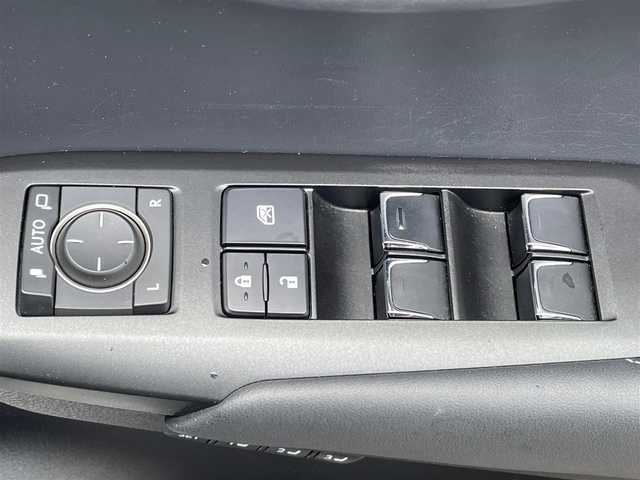 レクサス ＮＸ 300h Iパッケージ 岩手県 2018(平30)年 5.9万km ソニッククォーツ /4WD/寒冷地仕様車/　(Fワイパーデアイサー/Rフォグ//　ヘットライトウオッシャー)/純正メモリナビ/　(フルセグTV/DVD/BT/USB/AUX)/全方位カメラ/前後ドラレコ/ビルトインETC2.0/ヘッドアップディスプレイ/追従機能付きクルーズコントロール/ブラインドスポットモニター/レーンアシスト/横滑り防止装置/衝突被害軽減ブレーキ/車両接近通報一時停止スイッチ/電動リアゲート/革巻きステア/ノブ/パドルシフト/ステアリングヒーター/オーディオ/ステアスイッチ/D席メモリー付き/　前席パワーシート/前席シートヒーター/純正3眼LEDオートライト/純正オートマチックハイビーム/シーケンシャルウインカー/ミラーヒーター/フロントフォグランプ/純正17インチアルミホイール/純正フロアマット/純正ドアバイザー/W/サイド/カーテン/ニーエアバック/前後バンパーソナー/スマートキー/保証書/取説/ナビ説明書/記録簿(H31/R1/R2/R3/R4)