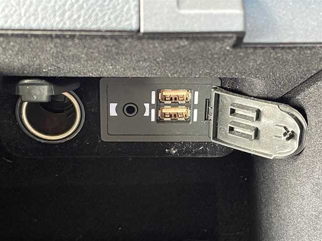 レクサス ＮＸ 300h Iパッケージ 岩手県 2018(平30)年 5.9万km ソニッククォーツ /4WD/寒冷地仕様車/　(Fワイパーデアイサー/Rフォグ//　ヘットライトウオッシャー)/純正メモリナビ/　(フルセグTV/DVD/BT/USB/AUX)/全方位カメラ/前後ドラレコ/ビルトインETC2.0/ヘッドアップディスプレイ/追従機能付きクルーズコントロール/ブラインドスポットモニター/レーンアシスト/横滑り防止装置/衝突被害軽減ブレーキ/車両接近通報一時停止スイッチ/電動リアゲート/革巻きステア/ノブ/パドルシフト/ステアリングヒーター/オーディオ/ステアスイッチ/D席メモリー付き/　前席パワーシート/前席シートヒーター/純正3眼LEDオートライト/純正オートマチックハイビーム/シーケンシャルウインカー/ミラーヒーター/フロントフォグランプ/純正17インチアルミホイール/純正フロアマット/純正ドアバイザー/W/サイド/カーテン/ニーエアバック/前後バンパーソナー/スマートキー/保証書/取説/ナビ説明書/記録簿(H31/R1/R2/R3/R4)