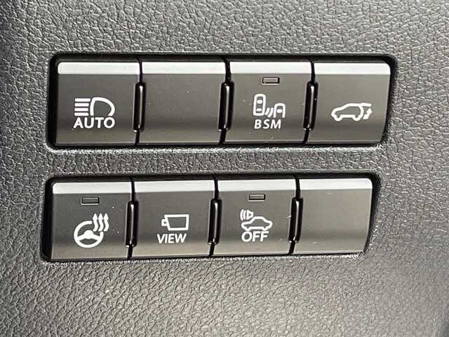 レクサス ＮＸ 300h Iパッケージ 岩手県 2018(平30)年 5.9万km ソニッククォーツ /4WD/寒冷地仕様車/　(Fワイパーデアイサー/Rフォグ//　ヘットライトウオッシャー)/純正メモリナビ/　(フルセグTV/DVD/BT/USB/AUX)/全方位カメラ/前後ドラレコ/ビルトインETC2.0/ヘッドアップディスプレイ/追従機能付きクルーズコントロール/ブラインドスポットモニター/レーンアシスト/横滑り防止装置/衝突被害軽減ブレーキ/車両接近通報一時停止スイッチ/電動リアゲート/革巻きステア/ノブ/パドルシフト/ステアリングヒーター/オーディオ/ステアスイッチ/D席メモリー付き/　前席パワーシート/前席シートヒーター/純正3眼LEDオートライト/純正オートマチックハイビーム/シーケンシャルウインカー/ミラーヒーター/フロントフォグランプ/純正17インチアルミホイール/純正フロアマット/純正ドアバイザー/W/サイド/カーテン/ニーエアバック/前後バンパーソナー/スマートキー/保証書/取説/ナビ説明書/記録簿(H31/R1/R2/R3/R4)