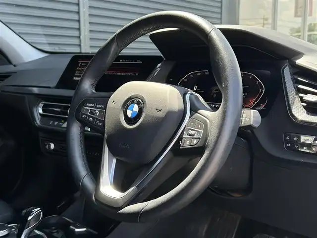 ＢＭＷ １１８ｄ プレイ 茨城県 2022(令4)年 1.6万km サファイアブラックP ドライビングアシスト　/ＡＣＣ　/ＬＤＷ　/ＬＣＷ　/ＣＴＷ　/Ｂカメラ　/ＰＤＣ　/パーキングアシスト　/オートマチックテールゲート　/ナビ　/ＣａｒＰｌａｙ　/ＢＴ　/ＵＳＢ　/ＬＥＤヘッドライト　/ＥＴＣ２．０　/前後ドラレコ/禁煙車