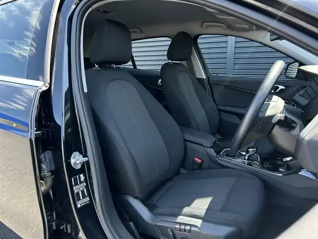 ＢＭＷ １１８ｄ プレイ 茨城県 2022(令4)年 1.6万km サファイアブラックP ドライビングアシスト　/ＡＣＣ　/ＬＤＷ　/ＬＣＷ　/ＣＴＷ　/Ｂカメラ　/ＰＤＣ　/パーキングアシスト　/オートマチックテールゲート　/ナビ　/ＣａｒＰｌａｙ　/ＢＴ　/ＵＳＢ　/ＬＥＤヘッドライト　/ＥＴＣ２．０　/前後ドラレコ/禁煙車
