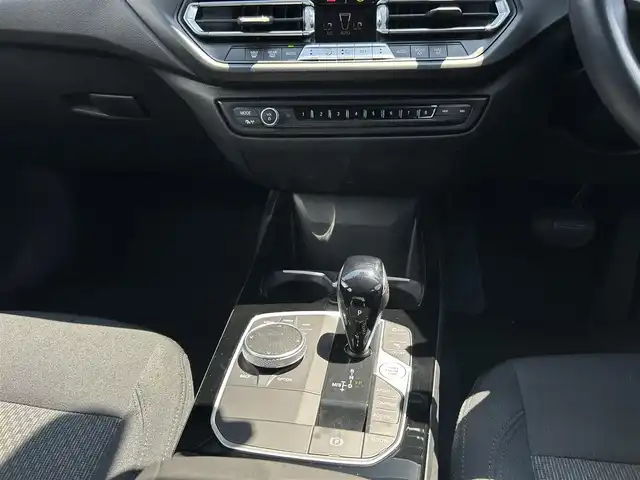 ＢＭＷ １１８ｄ プレイ 茨城県 2022(令4)年 1.6万km サファイアブラックP ドライビングアシスト　/ＡＣＣ　/ＬＤＷ　/ＬＣＷ　/ＣＴＷ　/Ｂカメラ　/ＰＤＣ　/パーキングアシスト　/オートマチックテールゲート　/ナビ　/ＣａｒＰｌａｙ　/ＢＴ　/ＵＳＢ　/ＬＥＤヘッドライト　/ＥＴＣ２．０　/前後ドラレコ/禁煙車