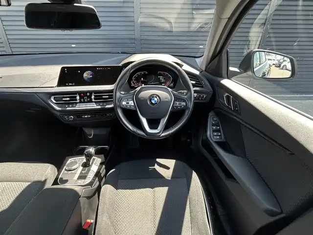 ＢＭＷ １１８ｄ プレイ 茨城県 2022(令4)年 1.6万km サファイアブラックP ドライビングアシスト　/ＡＣＣ　/ＬＤＷ　/ＬＣＷ　/ＣＴＷ　/Ｂカメラ　/ＰＤＣ　/パーキングアシスト　/オートマチックテールゲート　/ナビ　/ＣａｒＰｌａｙ　/ＢＴ　/ＵＳＢ　/ＬＥＤヘッドライト　/ＥＴＣ２．０　/前後ドラレコ/禁煙車