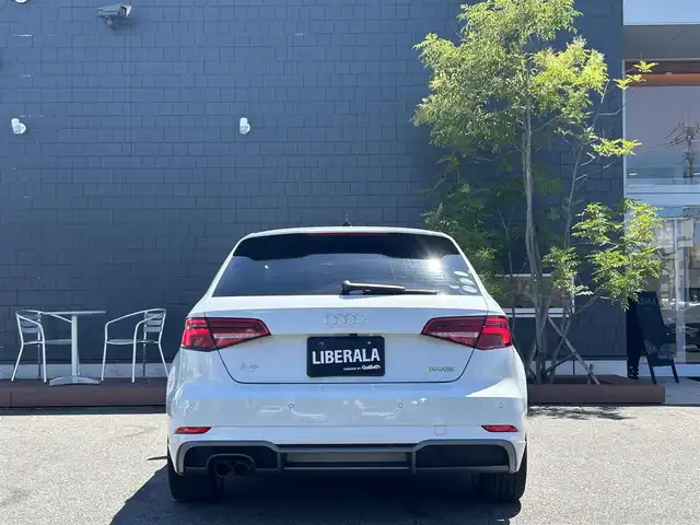 アウディ Ａ３ SB 30TFSI スポーツ 滋賀県 2020(令2)年 1.9万km グレイシアホワイトメタリック Sラインパッケージ/ハーフレザーシート/・D席パワーシート/・前席シートヒーター /バーチャルコックピット/MMIナビ(CD/DVD/Bluetooth/USB)/Audiサイドアシスト/アダプティブクルーズコントロール/アクティブレーンアシスト/Audiプレセンス/バックカメラ/パーキングエイド/アドバンストキー/純正フロアマット/純正18インチアルミホイール