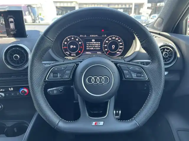 アウディ Ａ３ SB 30TFSI スポーツ 滋賀県 2020(令2)年 1.9万km グレイシアホワイトメタリック Sラインパッケージ/ハーフレザーシート/・D席パワーシート/・前席シートヒーター /バーチャルコックピット/MMIナビ(CD/DVD/Bluetooth/USB)/Audiサイドアシスト/アダプティブクルーズコントロール/アクティブレーンアシスト/Audiプレセンス/バックカメラ/パーキングエイド/アドバンストキー/純正フロアマット/純正18インチアルミホイール
