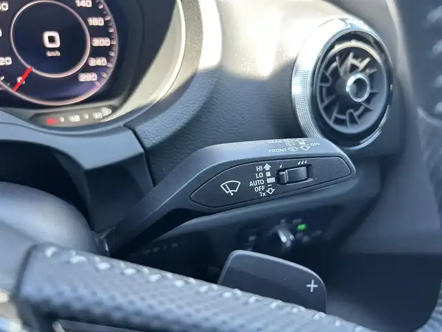 アウディ Ａ３ SB 30TFSI スポーツ 滋賀県 2020(令2)年 1.9万km グレイシアホワイトメタリック Sラインパッケージ/ハーフレザーシート/・D席パワーシート/・前席シートヒーター /バーチャルコックピット/MMIナビ(CD/DVD/Bluetooth/USB)/Audiサイドアシスト/アダプティブクルーズコントロール/アクティブレーンアシスト/Audiプレセンス/バックカメラ/パーキングエイド/アドバンストキー/純正フロアマット/純正18インチアルミホイール