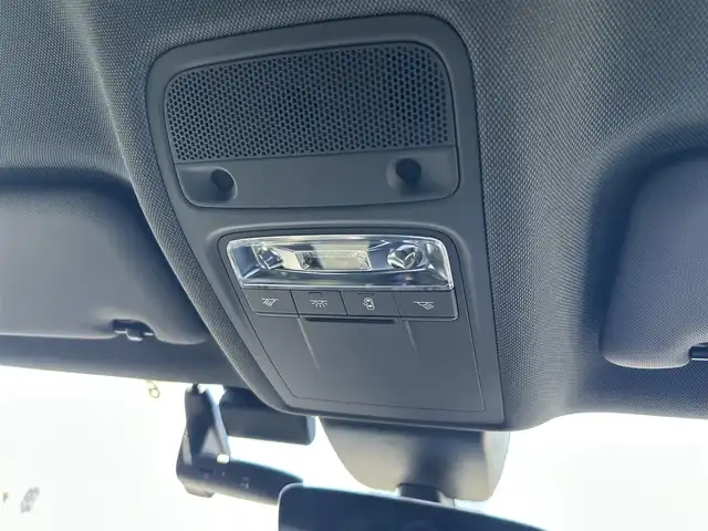 アウディ Ａ３ SB 30TFSI スポーツ 滋賀県 2020(令2)年 1.9万km グレイシアホワイトメタリック Sラインパッケージ/ハーフレザーシート/・D席パワーシート/・前席シートヒーター /バーチャルコックピット/MMIナビ(CD/DVD/Bluetooth/USB)/Audiサイドアシスト/アダプティブクルーズコントロール/アクティブレーンアシスト/Audiプレセンス/バックカメラ/パーキングエイド/アドバンストキー/純正フロアマット/純正18インチアルミホイール