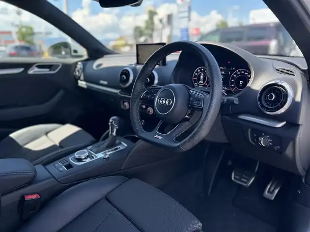アウディ Ａ３ SB 30TFSI スポーツ 滋賀県 2020(令2)年 1.9万km グレイシアホワイトメタリック Sラインパッケージ/ハーフレザーシート/・D席パワーシート/・前席シートヒーター /バーチャルコックピット/MMIナビ(CD/DVD/Bluetooth/USB)/Audiサイドアシスト/アダプティブクルーズコントロール/アクティブレーンアシスト/Audiプレセンス/バックカメラ/パーキングエイド/アドバンストキー/純正フロアマット/純正18インチアルミホイール