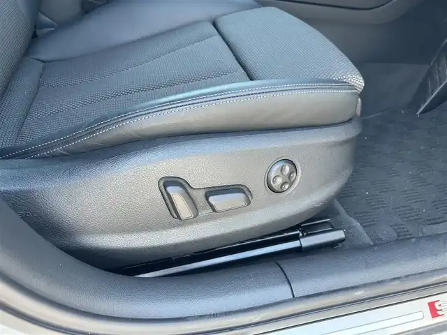 アウディ Ａ３ SB 30TFSI スポーツ 滋賀県 2020(令2)年 1.9万km グレイシアホワイトメタリック Sラインパッケージ/ハーフレザーシート/・D席パワーシート/・前席シートヒーター /バーチャルコックピット/MMIナビ(CD/DVD/Bluetooth/USB)/Audiサイドアシスト/アダプティブクルーズコントロール/アクティブレーンアシスト/Audiプレセンス/バックカメラ/パーキングエイド/アドバンストキー/純正フロアマット/純正18インチアルミホイール