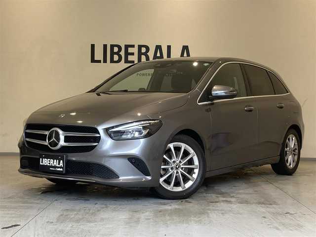 メルセデス・ベンツ Ｂ２００ｄ 熊本県 2020(令2)年 3.3万km マウンテングレー ・スマートキー/・プッシュスタート/・アクティブステアリングアシスト/・道路標識アシスト/・アクティブレーンキーピングアシスト/・アクティブブレーキアシスト/・アテンションアシスト/・レーンチェンジアシスト/・クルーズコントロール(追従式)/・ハーフレザーシート/・前席パワーシート/・前席シートヒーター /・純正HDDナビ/　【Bluetooth・USB・AppleCarPlay・AndroidAuto】/・フルセグTV/・バックカメラ/・ETC2.0/・パワーバックドア/・LEDヘッドランプ/・純正マット