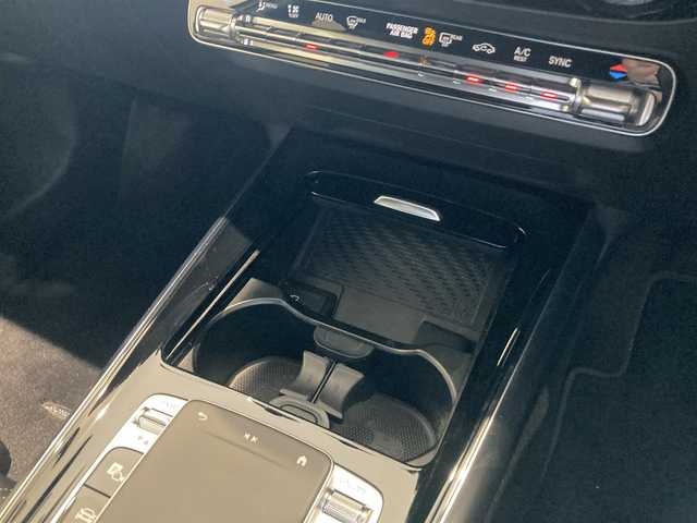 メルセデス・ベンツ Ｂ２００ｄ 熊本県 2020(令2)年 3.3万km マウンテングレー ・スマートキー/・プッシュスタート/・アクティブステアリングアシスト/・道路標識アシスト/・アクティブレーンキーピングアシスト/・アクティブブレーキアシスト/・アテンションアシスト/・レーンチェンジアシスト/・クルーズコントロール(追従式)/・ハーフレザーシート/・前席パワーシート/・前席シートヒーター /・純正HDDナビ/　【Bluetooth・USB・AppleCarPlay・AndroidAuto】/・フルセグTV/・バックカメラ/・ETC2.0/・パワーバックドア/・LEDヘッドランプ/・純正マット