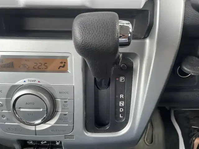 スズキ ハスラー F リミテッド 島根県 2017(平29)年 8.7万km クールカーキパールメタリック/ホワイト2トーンルーフ 登録時走行距離86453km/保証書/取扱説明書/4WD/stradaSDナビ/・フルセグTV/・Bluetooth接続/・CD/DVD再生/・SDミュージックサーバー/・AM/FM/衝突軽減ブレーキ/横滑り防止装置/車線逸脱アラート/アイドリングストップ/ダウンヒルアシストコントロール/前席シートヒーター/オートライト/スマートキー/プッシュスタート