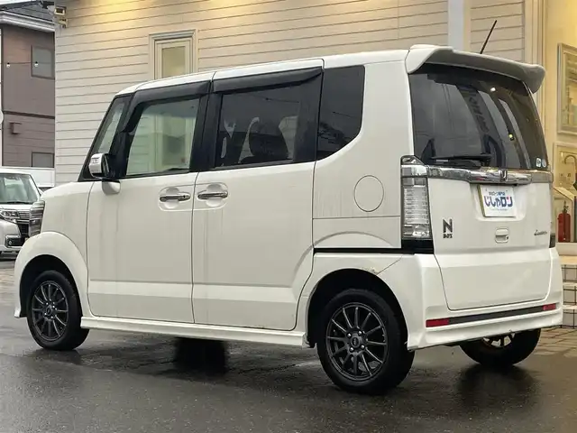 ホンダ Ｎ ＢＯＸ カスタム G ターボSSパッケージ 秋田県 2013(平25)年 11万km プレミアムホワイトパール (株)IDOMが運営する【じしゃロン秋田店】の自社ローン対象車両になります。こちらは現金ご利用時の価格です。自社ローンご希望の方は別途その旨お申付け下さい。/メモリナビ/ワンセグテレビ/バックカメラ/両側パワースライドドア/プッシュスタート/ドアバイザー/ETC