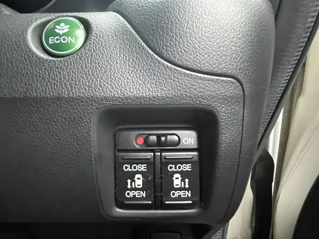 ホンダ Ｎ ＢＯＸ カスタム G ターボSSパッケージ 秋田県 2013(平25)年 11万km プレミアムホワイトパール (株)IDOMが運営する【じしゃロン秋田店】の自社ローン対象車両になります。こちらは現金ご利用時の価格です。自社ローンご希望の方は別途その旨お申付け下さい。/メモリナビ/ワンセグテレビ/バックカメラ/両側パワースライドドア/プッシュスタート/ドアバイザー/ETC