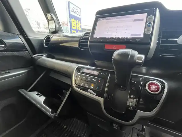 ホンダ Ｎ ＢＯＸ カスタム G ターボSSパッケージ 秋田県 2013(平25)年 11万km プレミアムホワイトパール (株)IDOMが運営する【じしゃロン秋田店】の自社ローン対象車両になります。こちらは現金ご利用時の価格です。自社ローンご希望の方は別途その旨お申付け下さい。/メモリナビ/ワンセグテレビ/バックカメラ/両側パワースライドドア/プッシュスタート/ドアバイザー/ETC