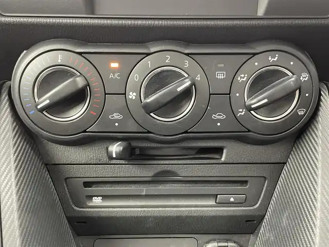 マツダ デミオ 15S 富山県 2019(令1)年 5.2万km ソウルレッドクリスタルM 純正ナビ（AM/FM/BT/DVD/USB/ワンセグ）/バックカメラ/ドライブレコーダー/ETC/ブラインドスポットモニター/衝突被害軽減システム/レーンキープアシスト/コーナーセンサー/横滑り防止装置/アイドリングストップ/純正フロアマット/オートハロゲンライト/ステアリングスイッチ/スマートキー