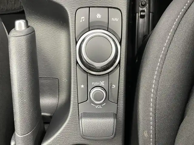 マツダ デミオ 15S 富山県 2019(令1)年 5.2万km ソウルレッドクリスタルM 純正ナビ（AM/FM/BT/DVD/USB/ワンセグ）/バックカメラ/ドライブレコーダー/ETC/ブラインドスポットモニター/衝突被害軽減システム/レーンキープアシスト/コーナーセンサー/横滑り防止装置/アイドリングストップ/純正フロアマット/オートハロゲンライト/ステアリングスイッチ/スマートキー