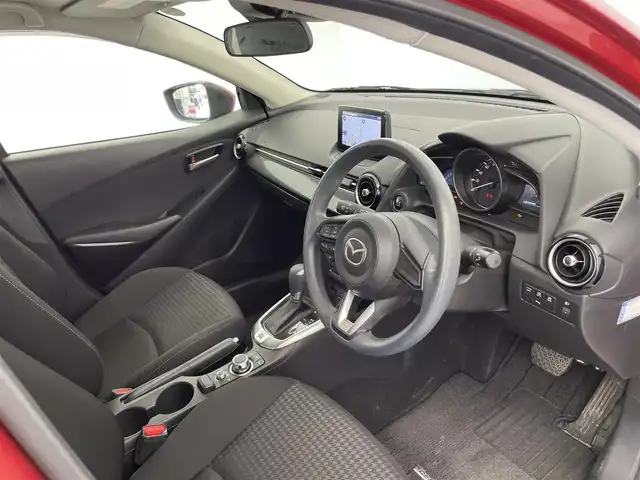 マツダ デミオ 15S 富山県 2019(令1)年 5.2万km ソウルレッドクリスタルM 純正ナビ（AM/FM/BT/DVD/USB/ワンセグ）/バックカメラ/ドライブレコーダー/ETC/ブラインドスポットモニター/衝突被害軽減システム/レーンキープアシスト/コーナーセンサー/横滑り防止装置/アイドリングストップ/純正フロアマット/オートハロゲンライト/ステアリングスイッチ/スマートキー