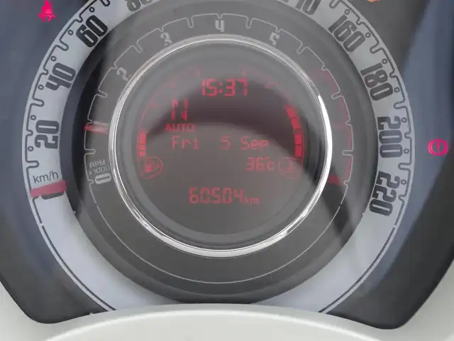 フィアット ５００ ツインエア ラウンジ 香川県 2016(平28)年 6.1万km ロッソ・オフィチーナ 社外ナビ（AVIC-RZ99)/地デジ/ETC/HIDヘッドライト/フロントフォグ/ガラスルーフ/Rコーナーセンサー/革巻きステアリング