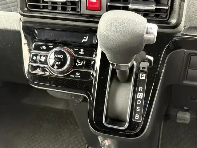 ダイハツ タント カスタム X 大分県 2019(令1)年 6.3万km ブラックマイカメタリック/シャイニングホワイトパール ・純正ナビ(CD/DVD/BT/SD/USB)/・バックモニター/・両側パワースライドドア/・スマートアシスト/・ドライブレコーダー/・ETC/・スーパーロングスライド/・オートハイビーム/・ステアリングリモコン/・スマートキー/・プッシュスタート/・純正アルミホイール