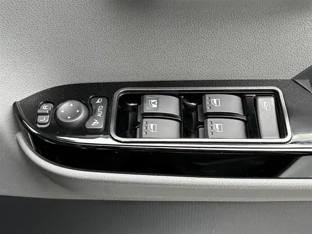 ダイハツ タント カスタム X 大分県 2019(令1)年 6.3万km ブラックマイカメタリック/シャイニングホワイトパール ・純正ナビ(CD/DVD/BT/SD/USB)/・バックモニター/・両側パワースライドドア/・スマートアシスト/・ドライブレコーダー/・ETC/・スーパーロングスライド/・オートハイビーム/・ステアリングリモコン/・スマートキー/・プッシュスタート/・純正アルミホイール