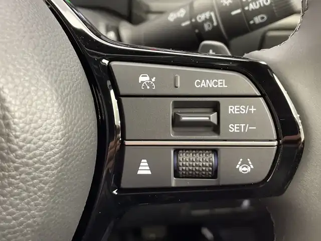 ホンダ ステップワゴン スパーダ eHEV 栃木県 2025(令7)年 0.1千km クリスタルブラックパール 登録済未使用車/純正11.4インチナビ/　(CD/DVD/Bluetooth/USB/フルセグTV)/バックカメラ/全方位カメラ/ホンダセンシング/・衝突軽減ブレーキ（CMBS）/・先行車発進お知らせ機能/・歩行者事故低減ステアリング/・路外逸脱抑制機能/・標識認識機能/・渋滞追従機能付アダプティブクルーズコントロール（ACC）/・車線維持支援システム（LKAS）/・トラフィックジャムアシスト（渋滞運転支援機能）/・ブラインドスポットインフォメーション/・誤発進抑制機能/・後方誤発進抑制機能/・近距離衝突軽減ブレーキ/・急アクセル抑制機能/・パーキングセンサーシステム/・オートハイビーム/両側パワースライドドア/電動リアゲート/2列目オットマン/ハーフレザーシート/前席シートヒーター/全列USBチャージャー/純正16インチAW/LEDヘッドライト